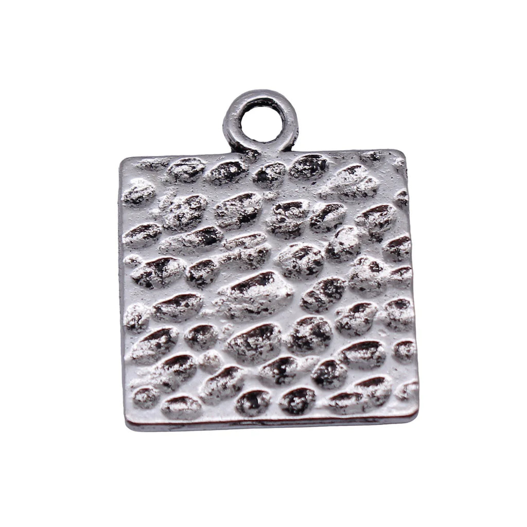 25x20x1.3mm 2.8g Antique Silver Zinc Alloy Hammered Square Tag Charm Pendant for DIY Jewelry Making