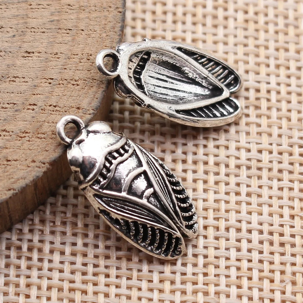 23x11mm 1.6g Antique Silver Zinc Alloy Cicada Charm Pendant for DIY Necklace Bracelet Making