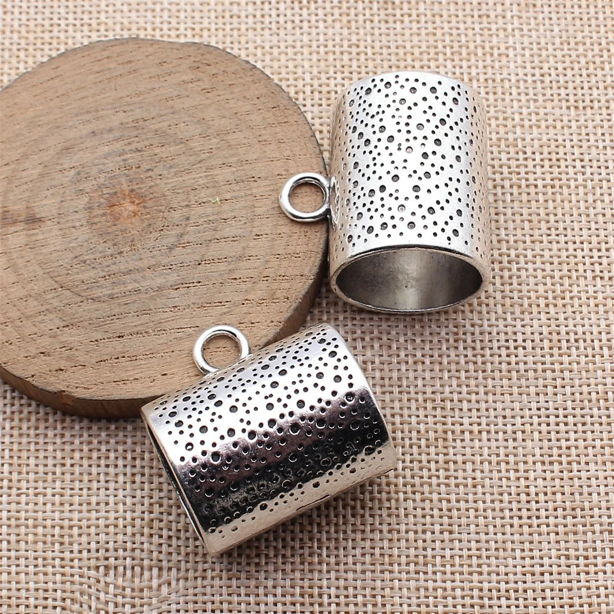 33x31x25mm 18.7g Antique Silver Zinc Alloy Dimpled Scarf Buckle Jewelry Finding for DIY Scarf Accessory