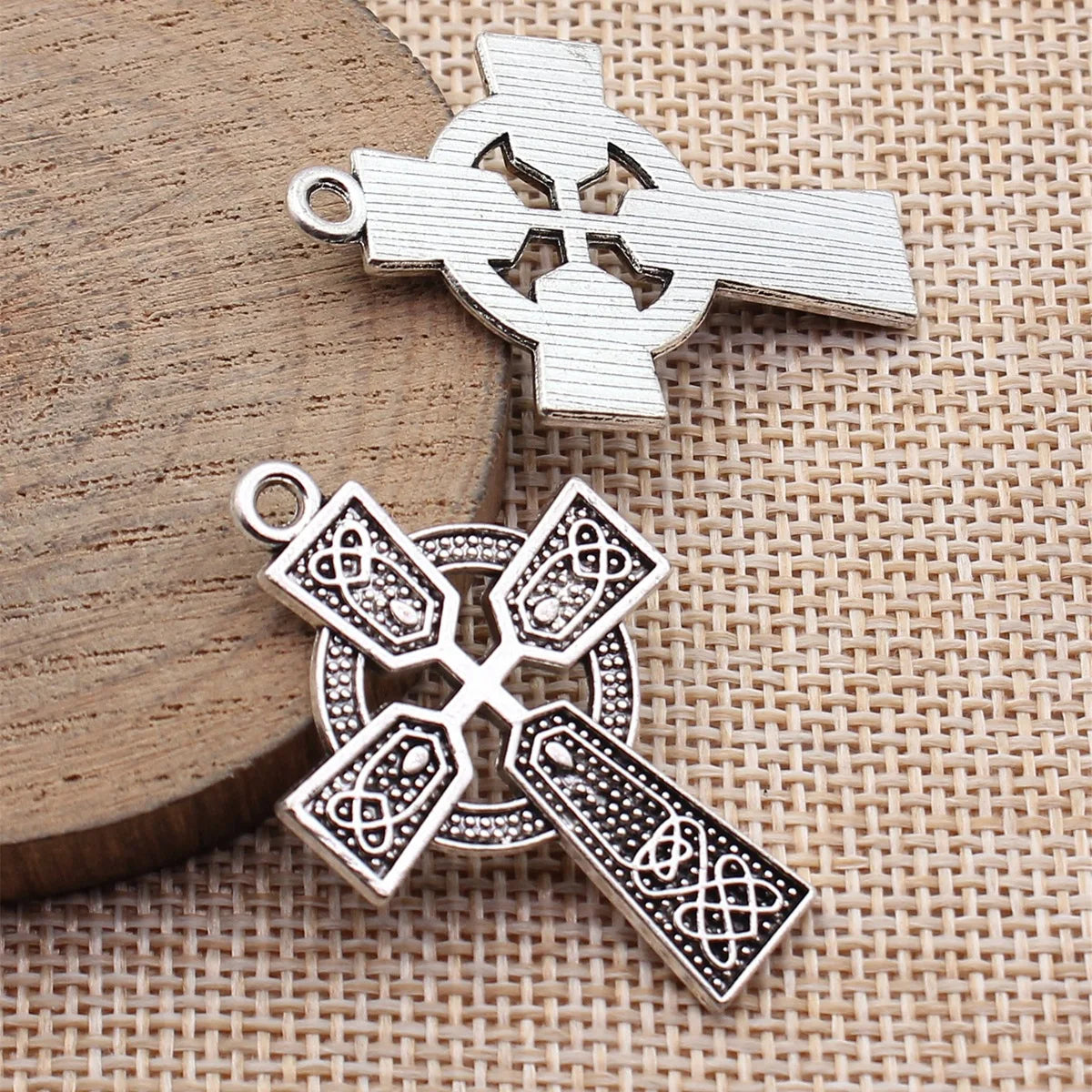 40x27mm 4.1g Antique Silver Zinc Alloy Celtic Knot Cross Charm Pendant for DIY Necklace Jewelry Making
