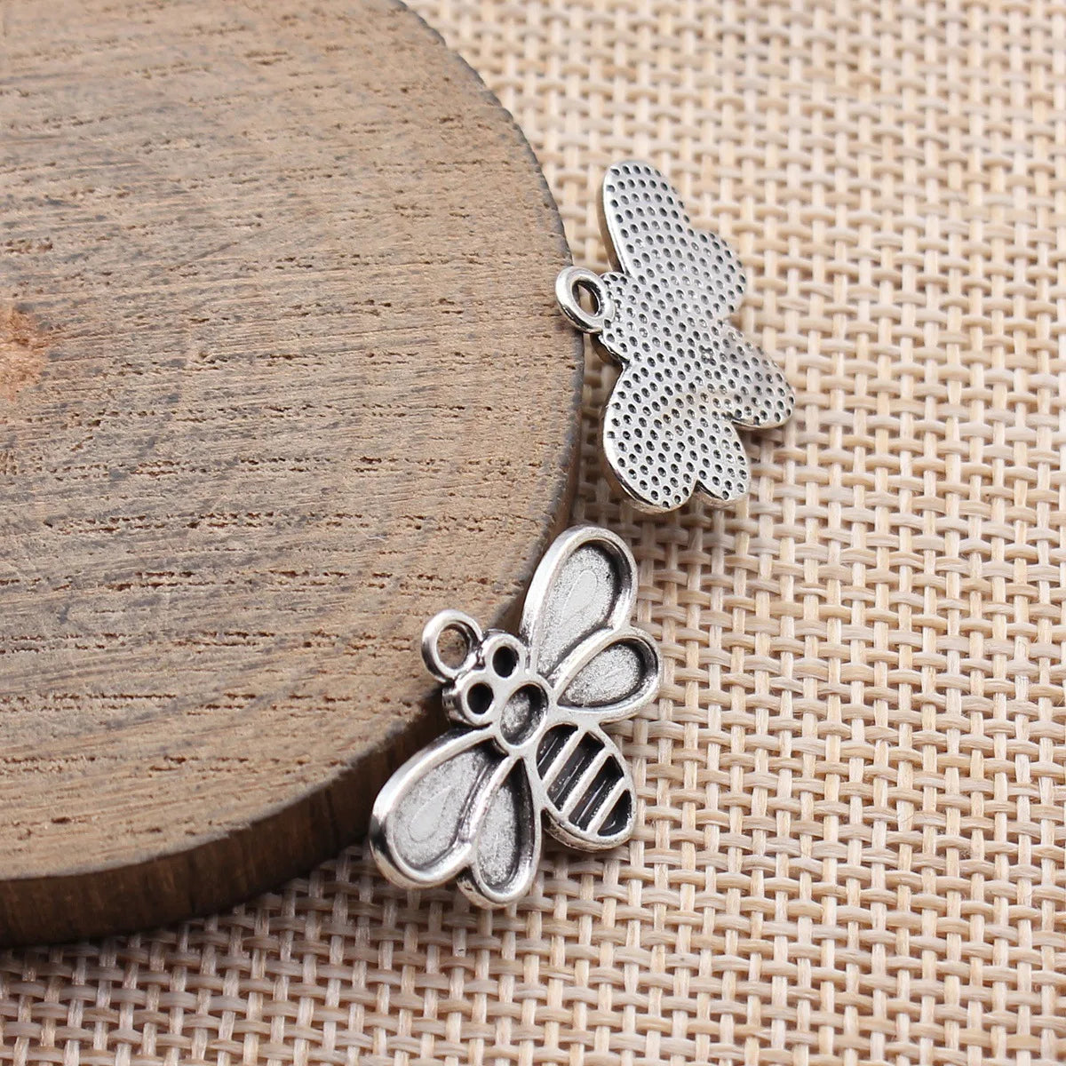 24x18mm 1.4g Multicolor Zinc Alloy Bee Charm Pendant for DIY Necklace Bracelet Jewelry Making
