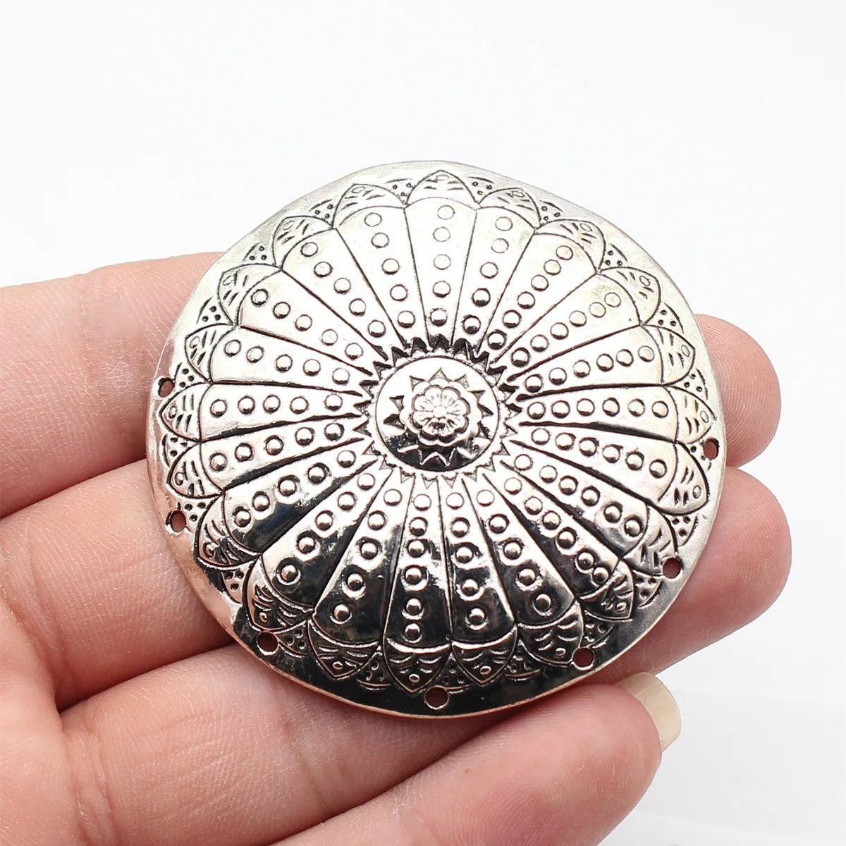 59x57mm 17.2g Antique Silver Tone Zinc Alloy Round Ring Textured Disc Connector Charm for DIY Necklace