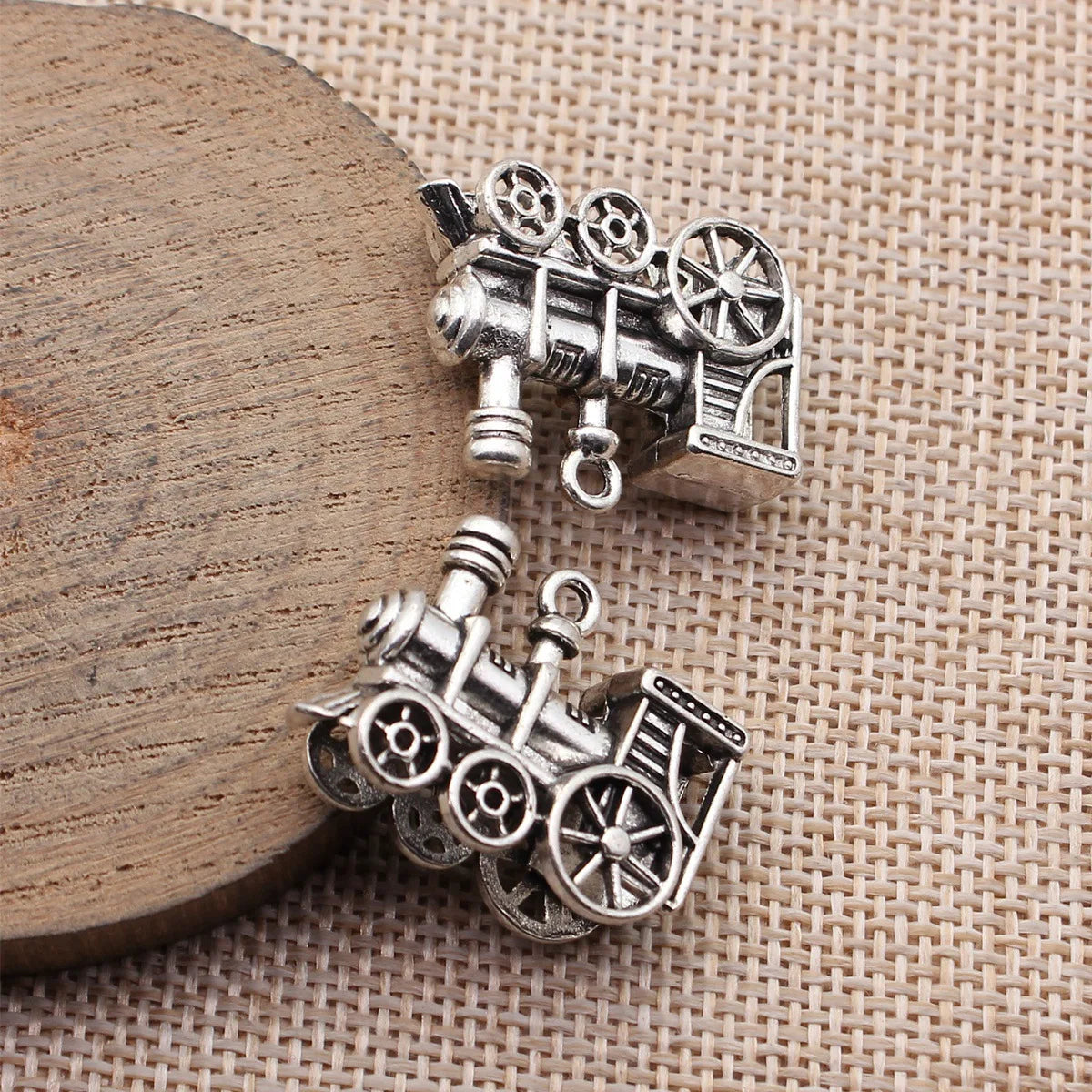 27x21x9mm 7.5g Multicolor Zinc Alloy 3D Steam Locomotive Charm Pendant for DIY Necklace Jewelry Making