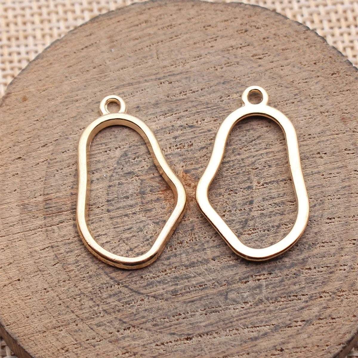 27x16mm 1.1g Multicolor Zinc Alloy Hollow Geometric Charm Pendant for DIY Necklace Jewelry Making