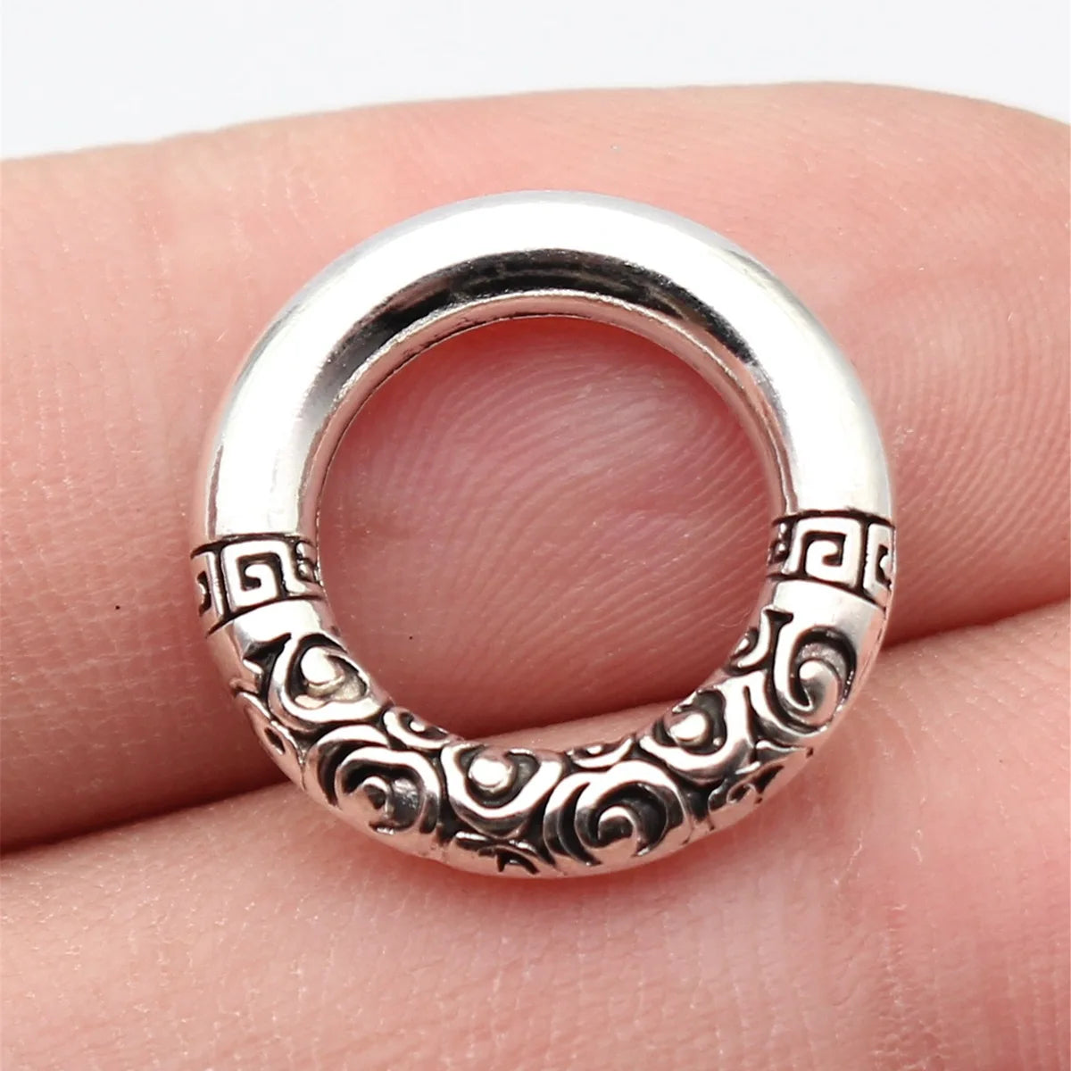 18x18x3.5mm 2.7g Antique Silver Zinc Alloy Round Ring Charm Pendant for Necklace Bracelet Making