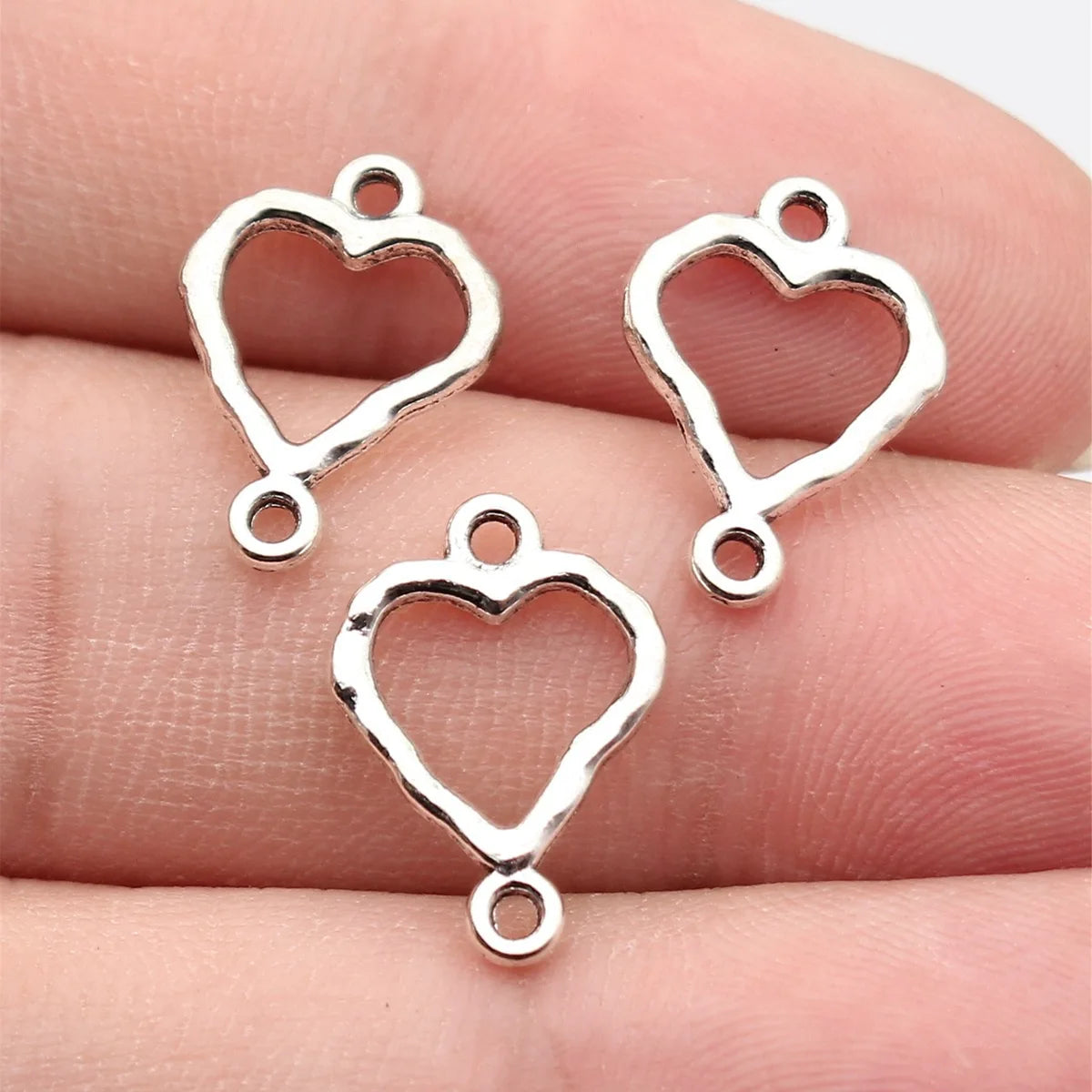 17x12mm 0.51g Antique Silver Zinc Alloy Hollow Hammered Heart Connector Charm for DIY Bracelet Making