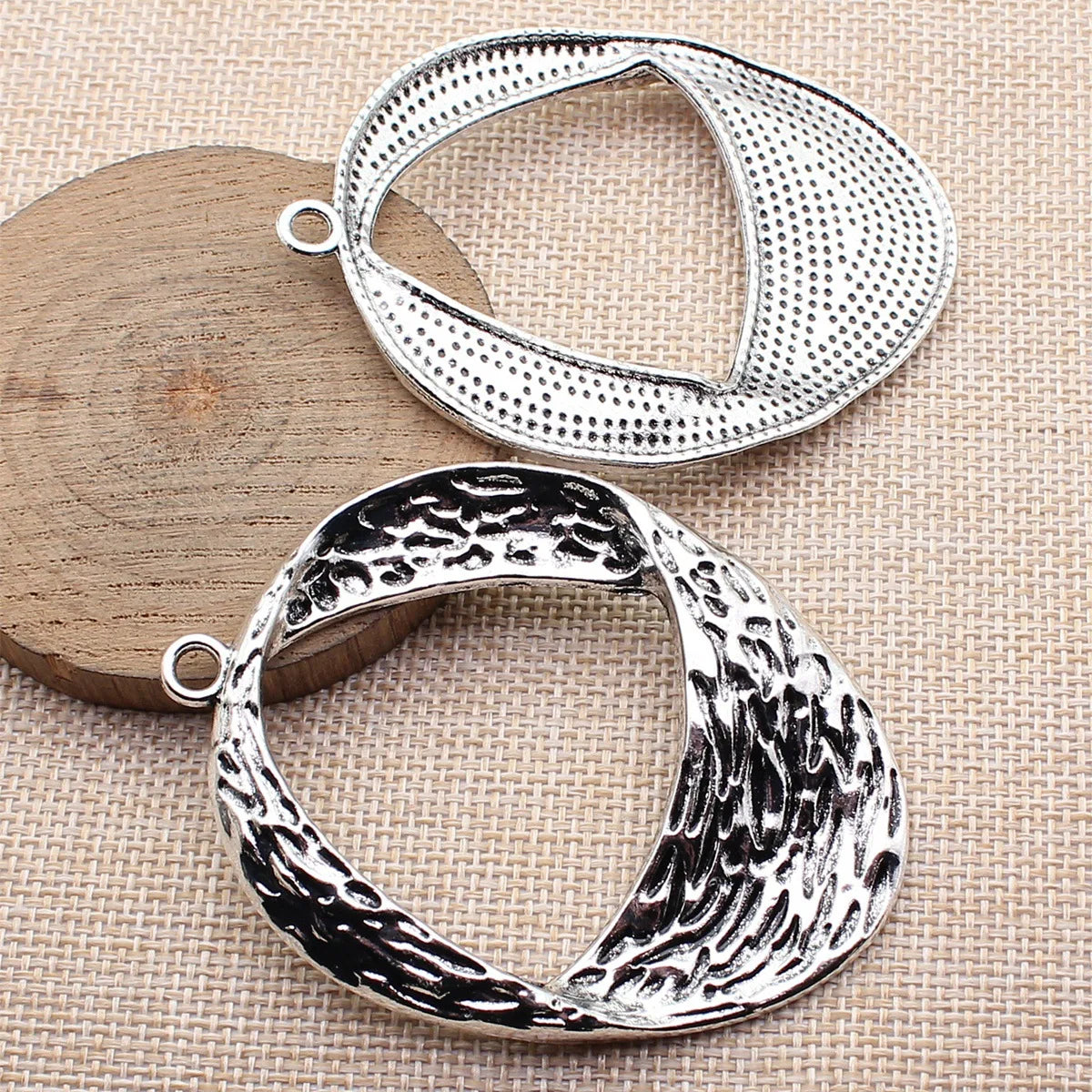 75x57mm 22.5g Antique Silver Zinc Alloy Irregular Geometric Textured Charm Pendant for DIY Necklace