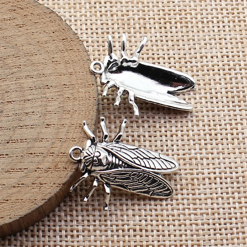 27x22mm 2.1g Multicolor Zinc Alloy Cicada Charm Pendant for DIY Necklace and Bracelet Jewelry Making