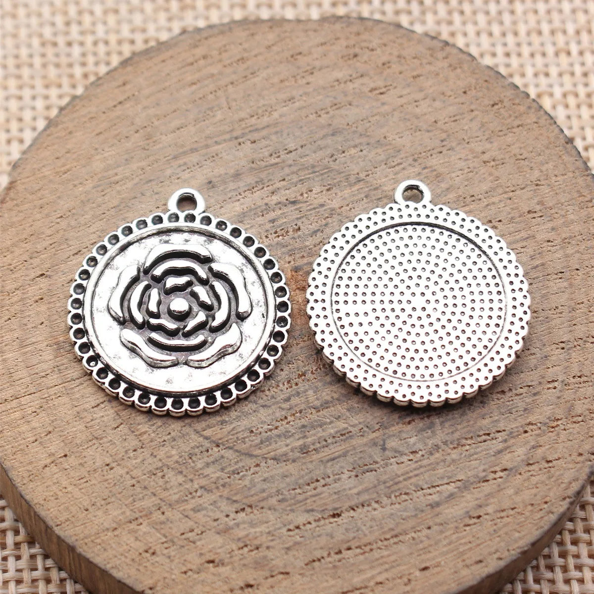 24x21mm 2.2g Antique Silver Zinc Alloy Round Rose Flower charm pendant for DIY necklace jewelry making