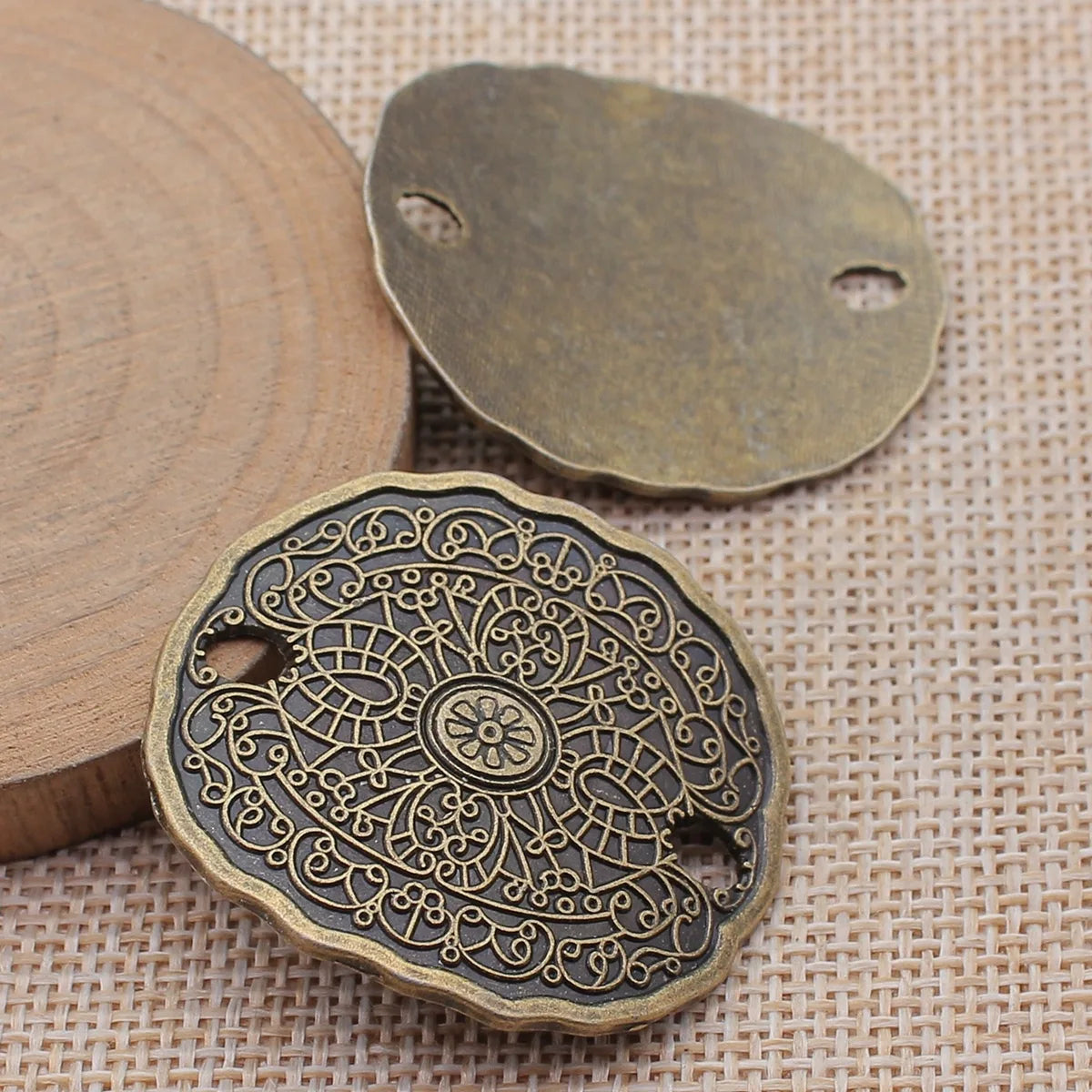 34x39mm 8.3g Multicolor Zinc Alloy Carved Pattern Connector Charm for Bracelet Jewelry Making