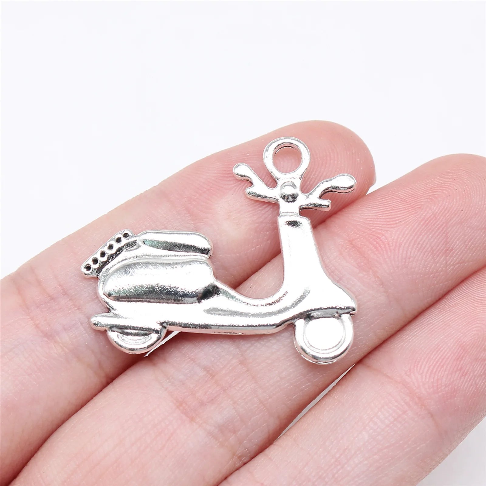 25x31mm 2.4g Antique Silver Zinc Alloy Electric Scooter Charm Pendant for DIY Jewelry Making