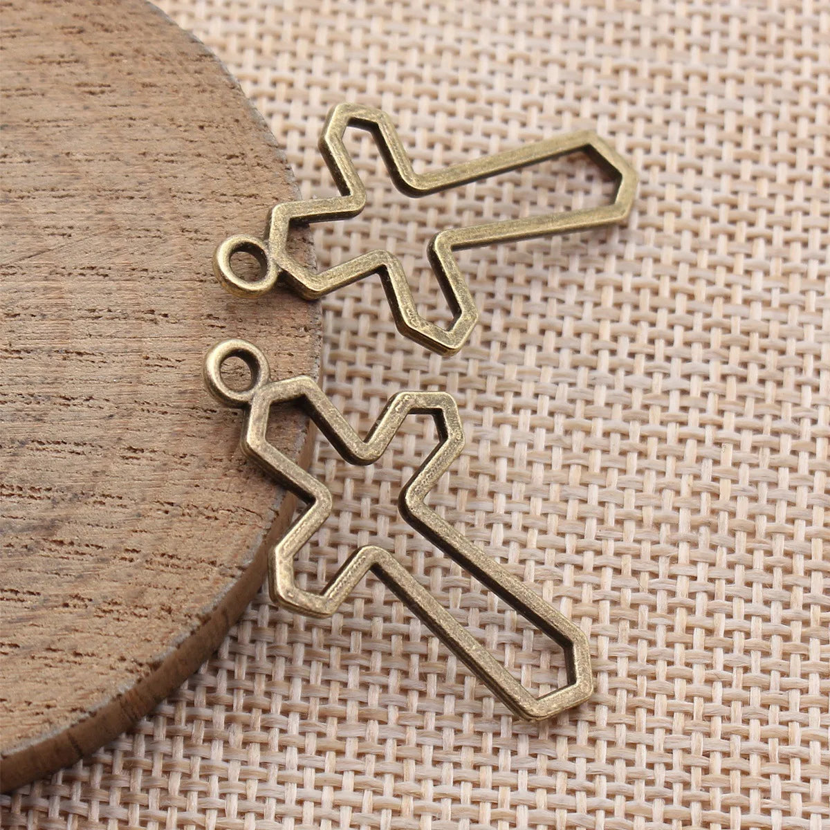 36x20mm 1.5g Multicolor Zinc Alloy Hollow Cross Charm Pendant for Bracelet Necklace Jewelry Making