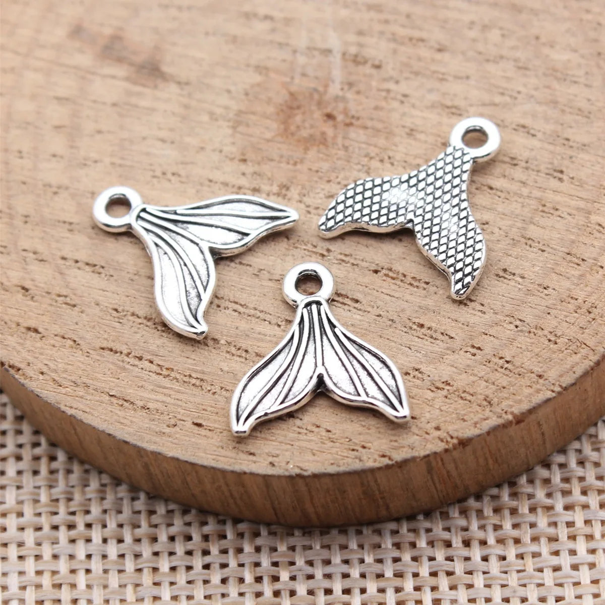 15x14mm 0.66g Antique Silver Zinc Alloy Fishtail Fish Charm Pendant for DIY Necklace Bracelet Jewelry Making