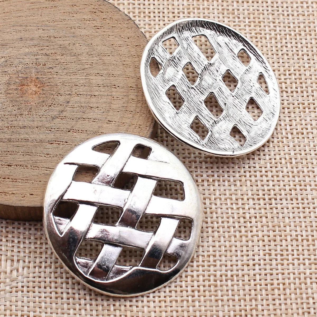 39x39mm 7.1g Antique Silver Zinc Alloy Round Hollow Woven Mesh Charm Pendant for DIY Necklace