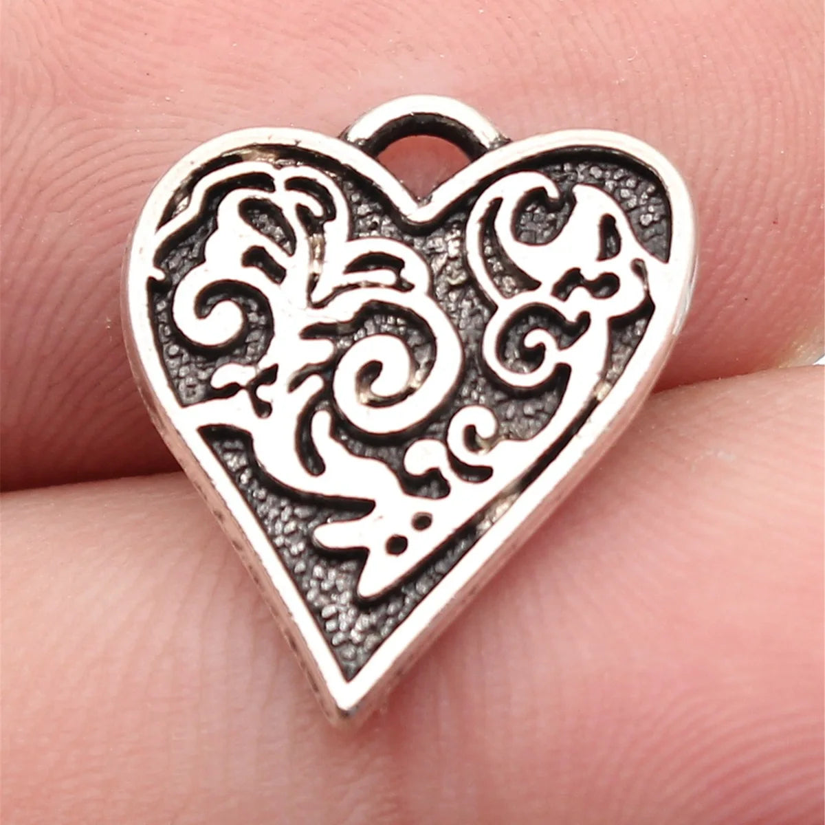 17x15mm 1.5g Antique Silver Zinc Alloy Embossed Heart Double Sided Charm Pendant for DIY Necklace Jewelry Making