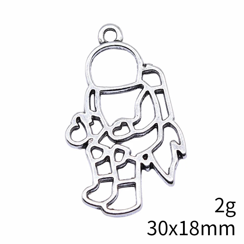 30x18mm 2g Antique Silver Zinc Alloy Astronaut Frame Charm Pendant for DIY Necklace Making