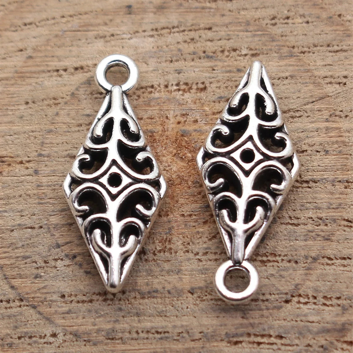 21x8.8x3.6mm 1.1g Antique Silver Zinc Alloy Hollow Textured Diamond Charm Pendant for DIY Jewelry Making