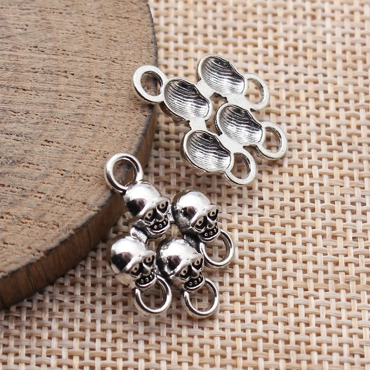 23x17mm 1.6g Antique Silver Zinc Alloy Skull Connector Charm for DIY Bracelet Jewelry Making