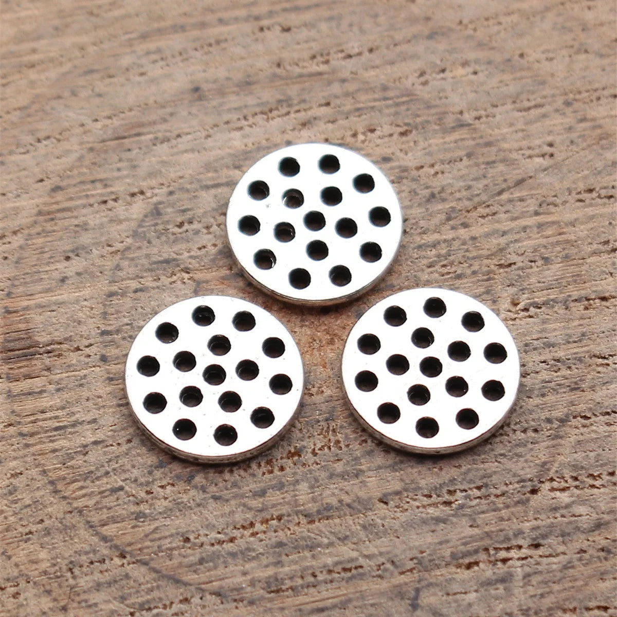 9.5x9.5x1.1mm 0.4g White K Plated Zinc Alloy Multi-Hole Round Disc Jewelry Findings for DIY Bracelet Making