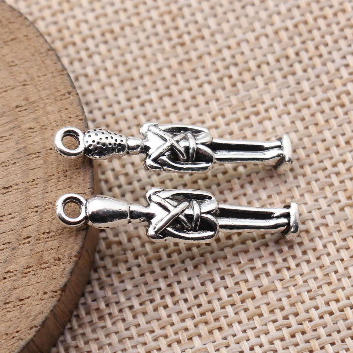 31x7mm 1.5g Antique Silver Zinc Alloy Tall Hat Soldier Guard Charm Pendant for DIY Jewelry Making
