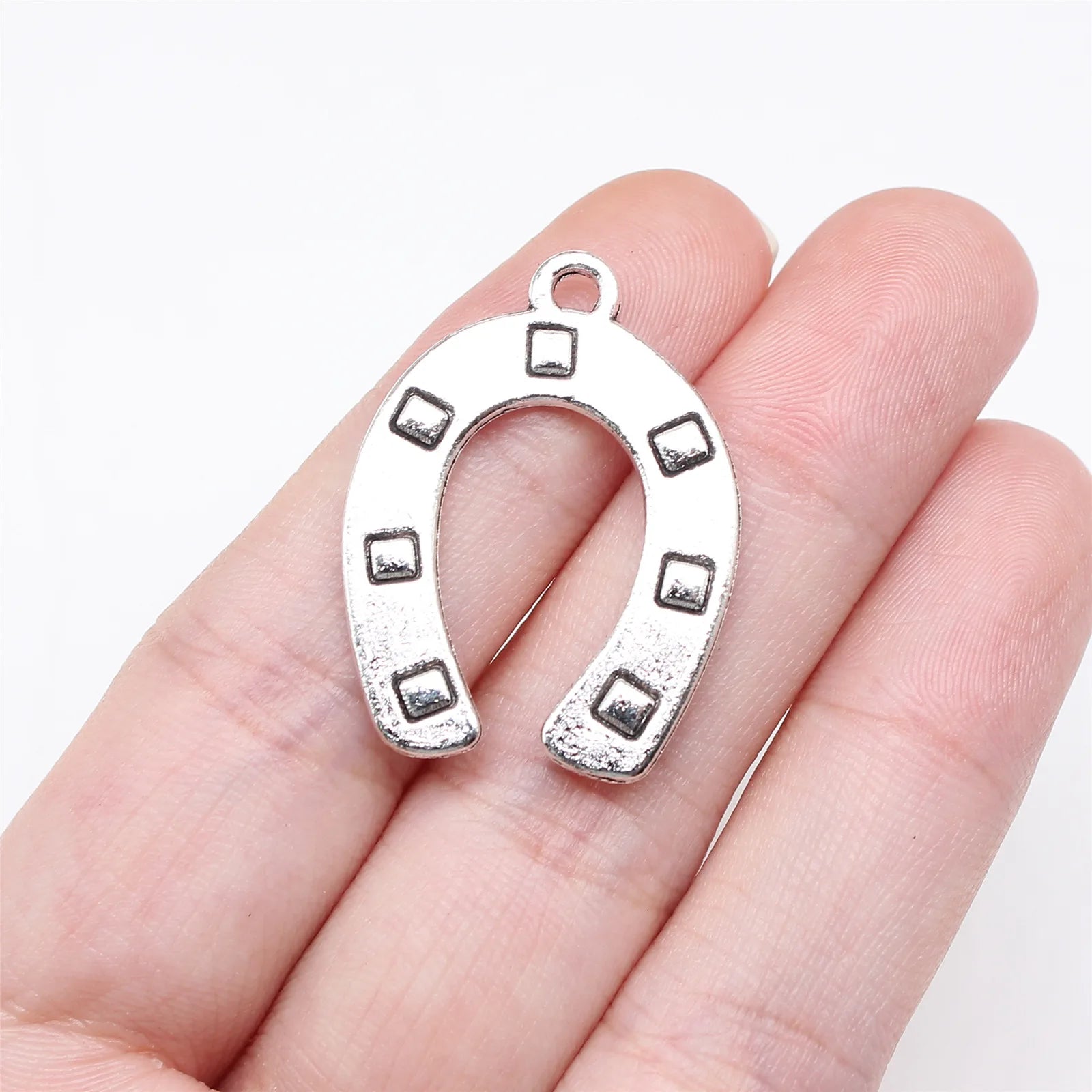 30x22mm 3.5g Antique Silver Iron Horseshoe Charm Pendant for DIY Bracelet Necklace Jewelry Making