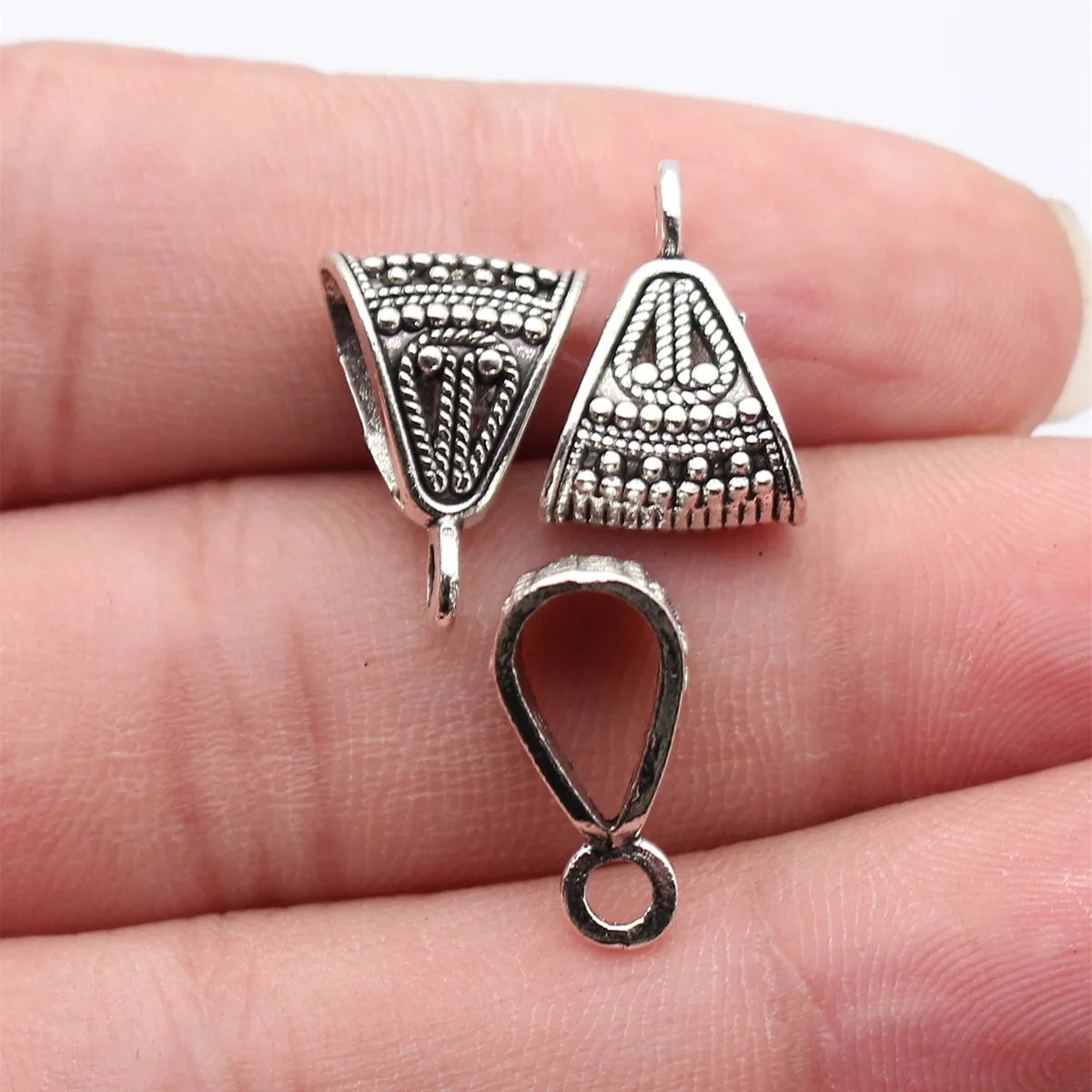 17x12x8.5mm 1.4g Antique Silver Zinc Alloy Engraved Pattern Three-Way Pendant Bail Connector for DIY Necklaces