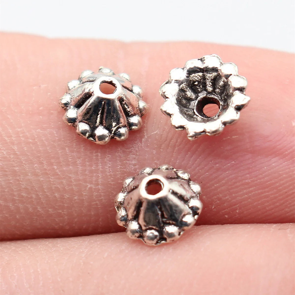 7.5x7.5x3.4mm 0.28g Antique Silver Zinc Alloy Flower Bead Caps Jewelry Findings for DIY Beadwork