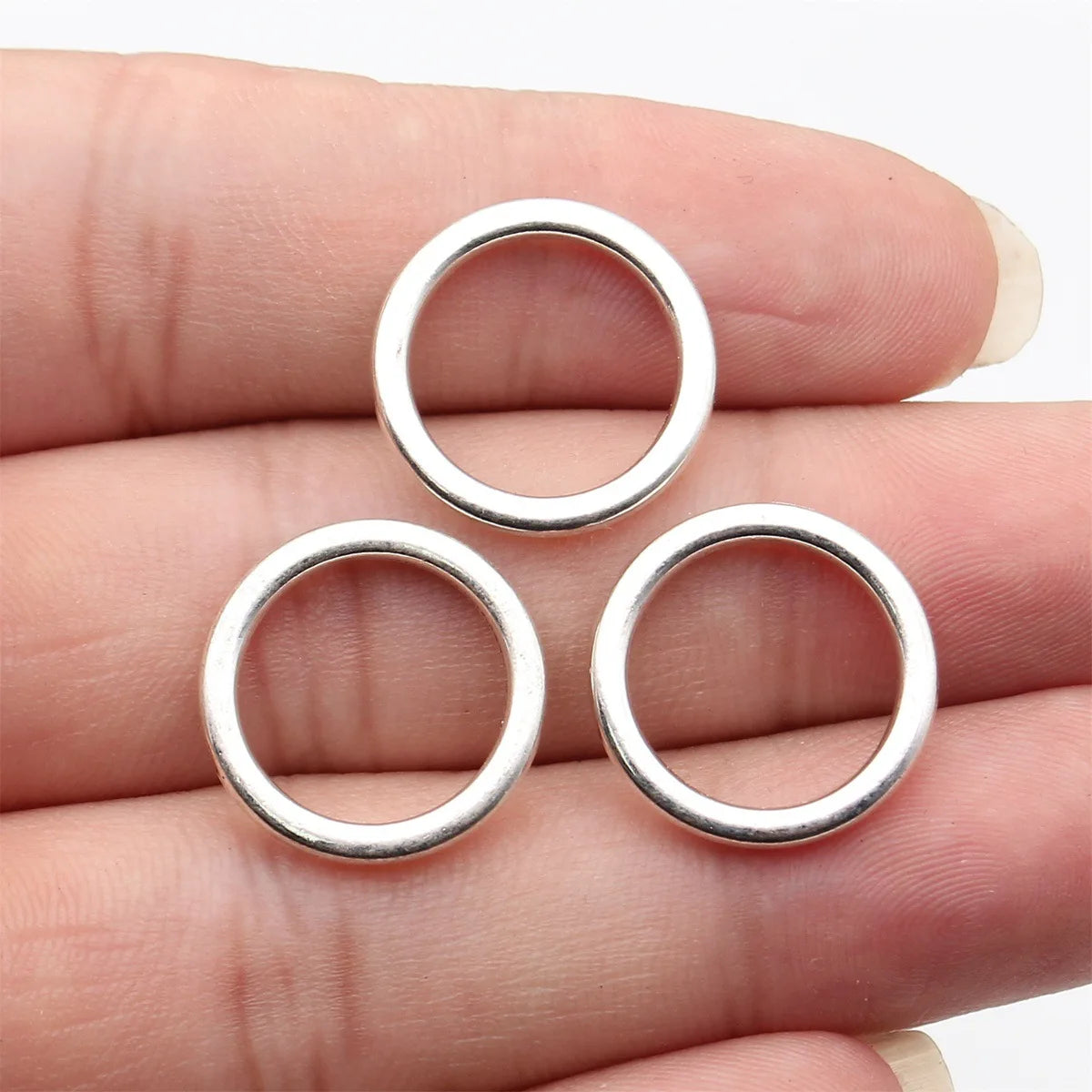 19x19x2.4mm 1.7g Antique Silver Zinc Alloy Round Ring Connector Charm for DIY Bracelet Necklace Making