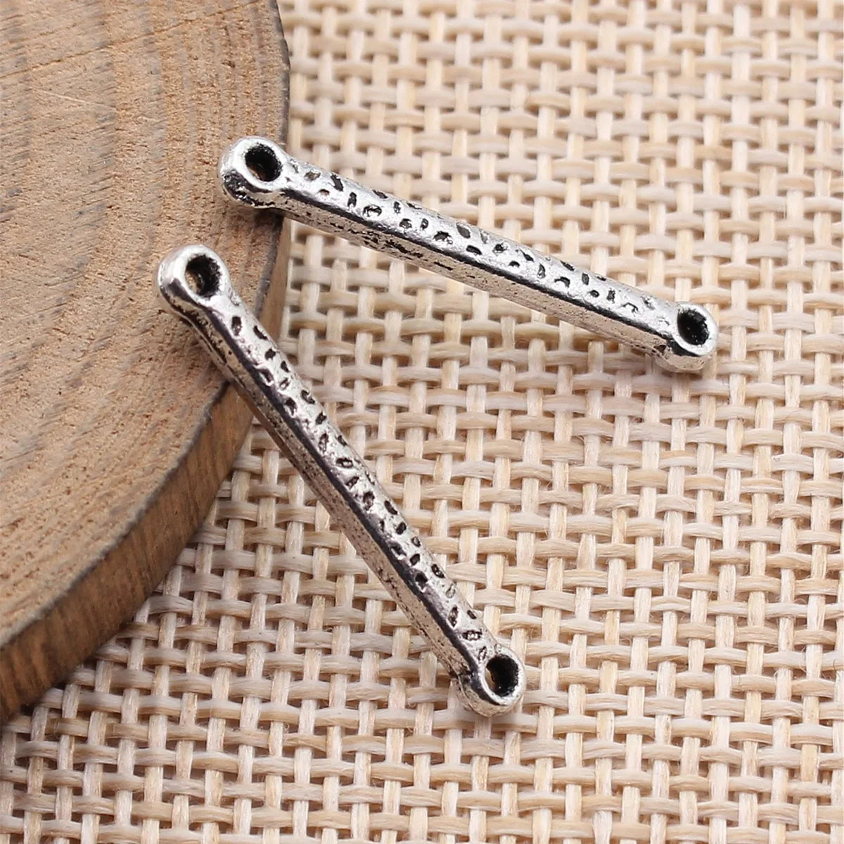 26x3.6x2.7mm 0.95g Multi-Color Zinc Alloy Hammered Long Bar Connector Charm for DIY Bracelet Jewelry Making