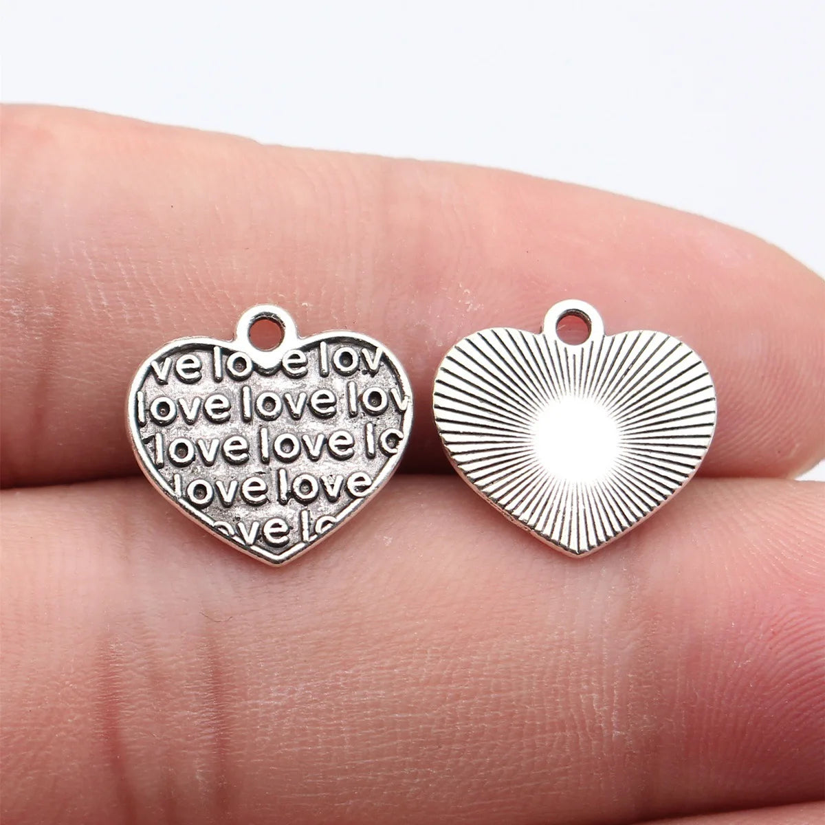 16x15mm 0.95g Antique Silver Zinc Alloy LOVE Heart Charm Pendant for DIY Necklace Bracelet Making