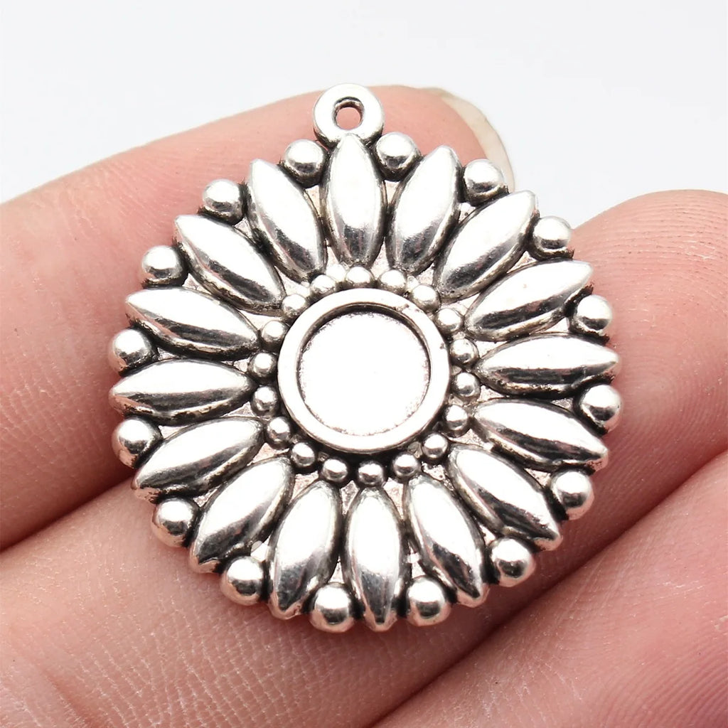 34x31mm 7.6g Antique Silver Zinc Alloy Radial Flower Charm Pendant for DIY Necklace Jewelry Making