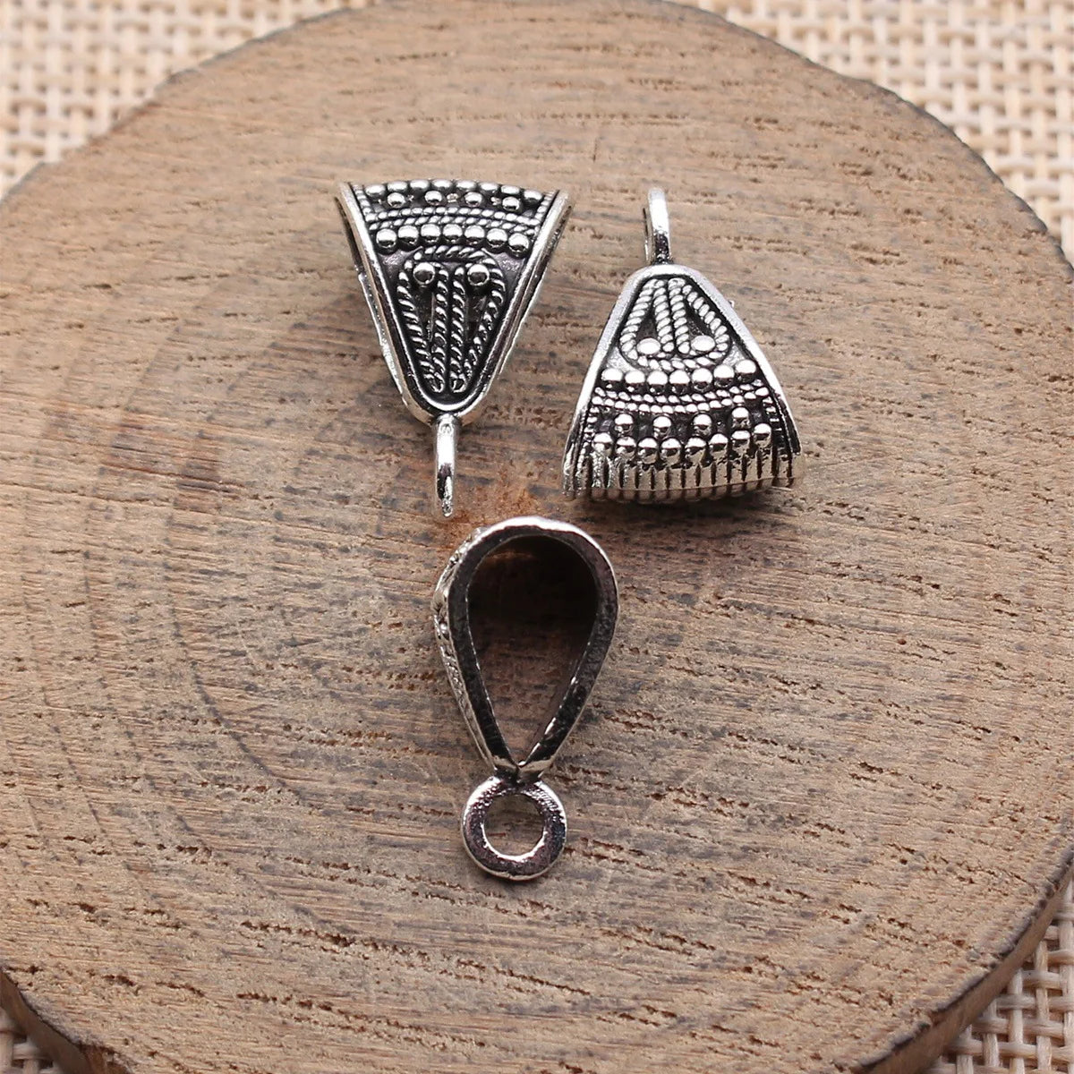 17x12x8.5mm 1.4g Antique Silver Zinc Alloy Engraved Pattern Three-Way Pendant Bail Connector for DIY Necklaces