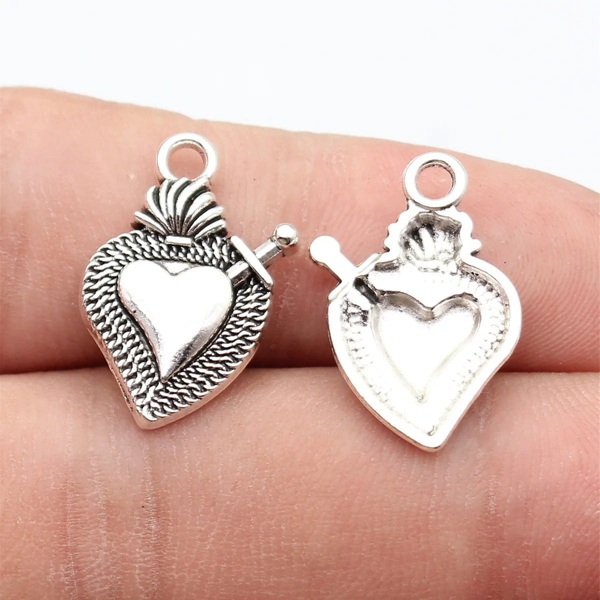 22x13mm 1.4g Antique Silver Zinc Alloy Gothic Heart Charm Pendant for DIY Necklace Bracelet Making