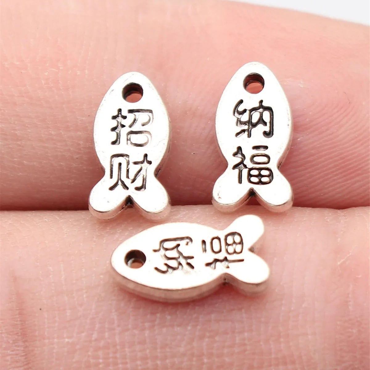 11x6x2.1mm 0.67g Antique Silver Zinc Alloy Small Fish Charm Pendant for DIY Bracelet Necklace Jewelry