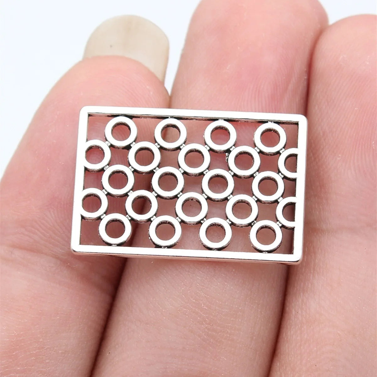 26x18mm 2.1g Antique Silver Zinc Alloy Hollow Geometric Circle Rectangle Ring Charm Pendant for DIY Jewelry