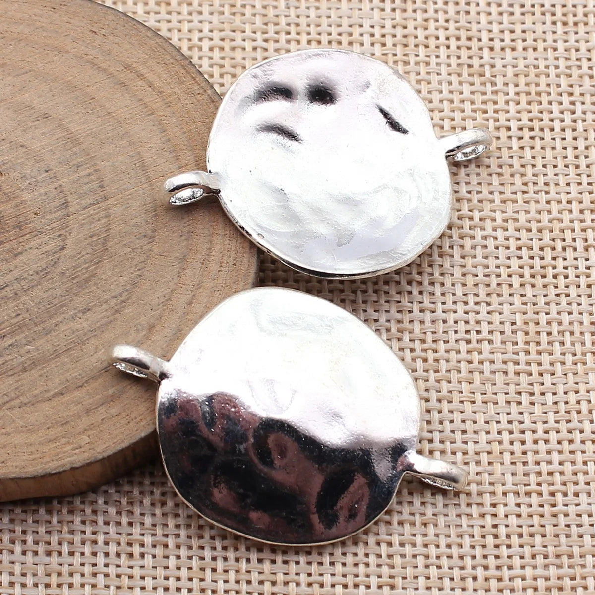 43x29mm 5.8g Multicolor Zinc Alloy Hammered Irregular Round Disc Connector Charm for DIY Jewelry Making