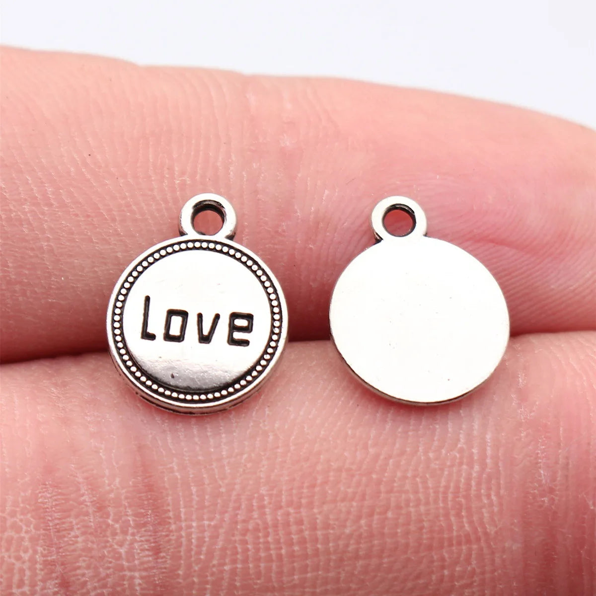 14x11mm 0.88g Silver Tone Blackened Zinc Alloy LOVE Round Tag Charm Pendant for DIY Jewelry Making