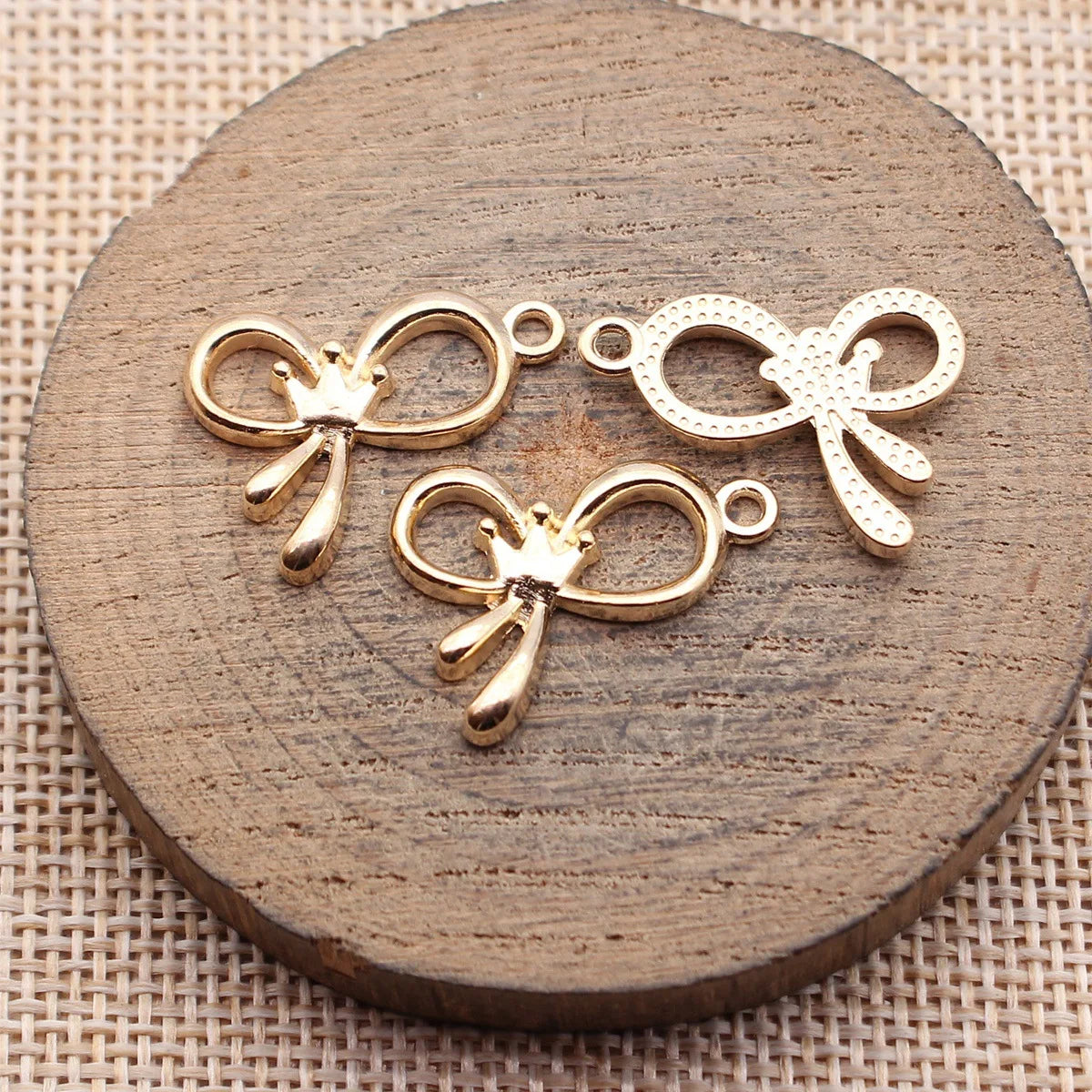 23x17mm 1.5g Multicolor Zinc Alloy Crown Bowknot Butterfly Charm Pendant for Necklace Bracelet Jewelry Making