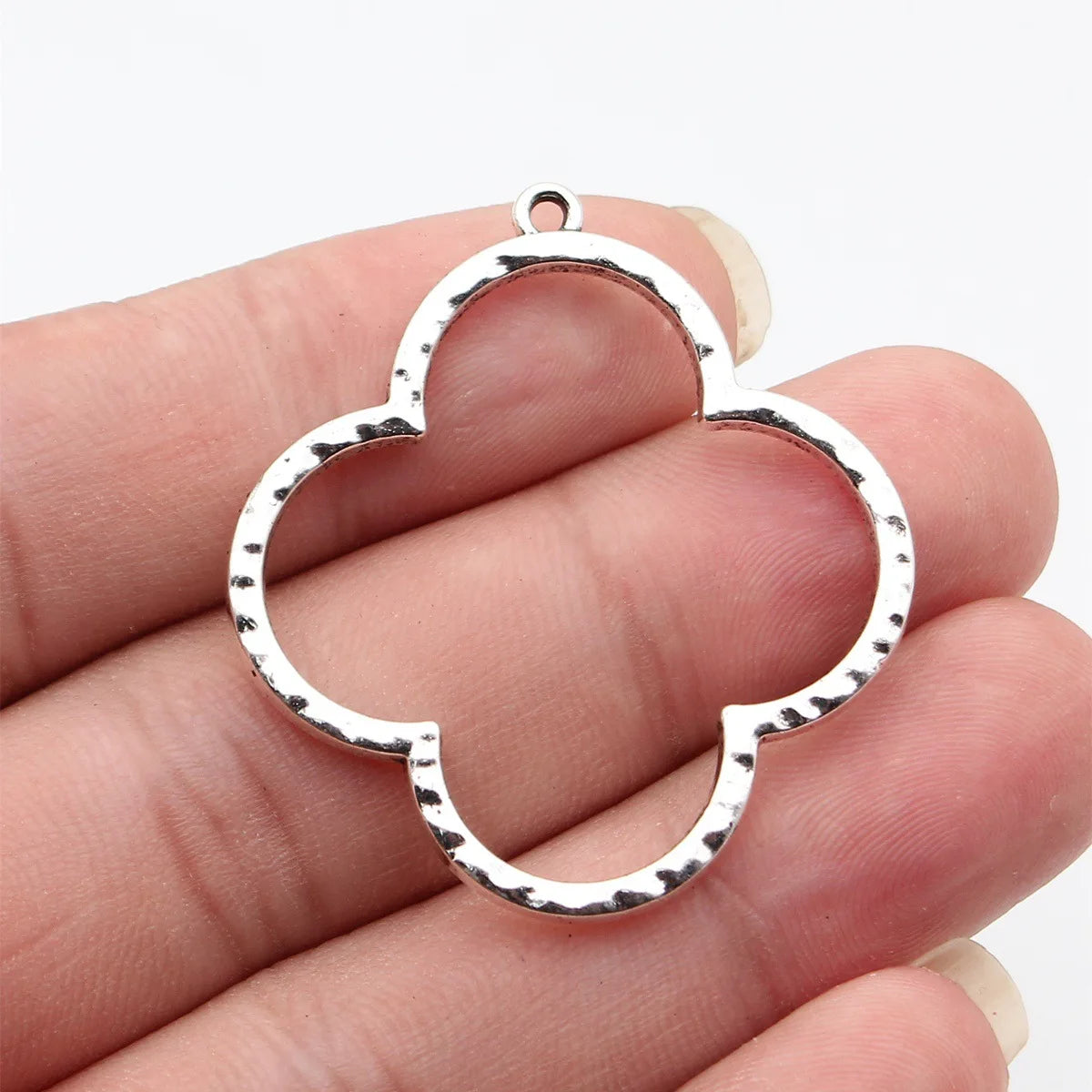 43x39mm 3.7g Multicolor Zinc Alloy Hollow Hammered Flower Charm Pendant for DIY Jewelry Making