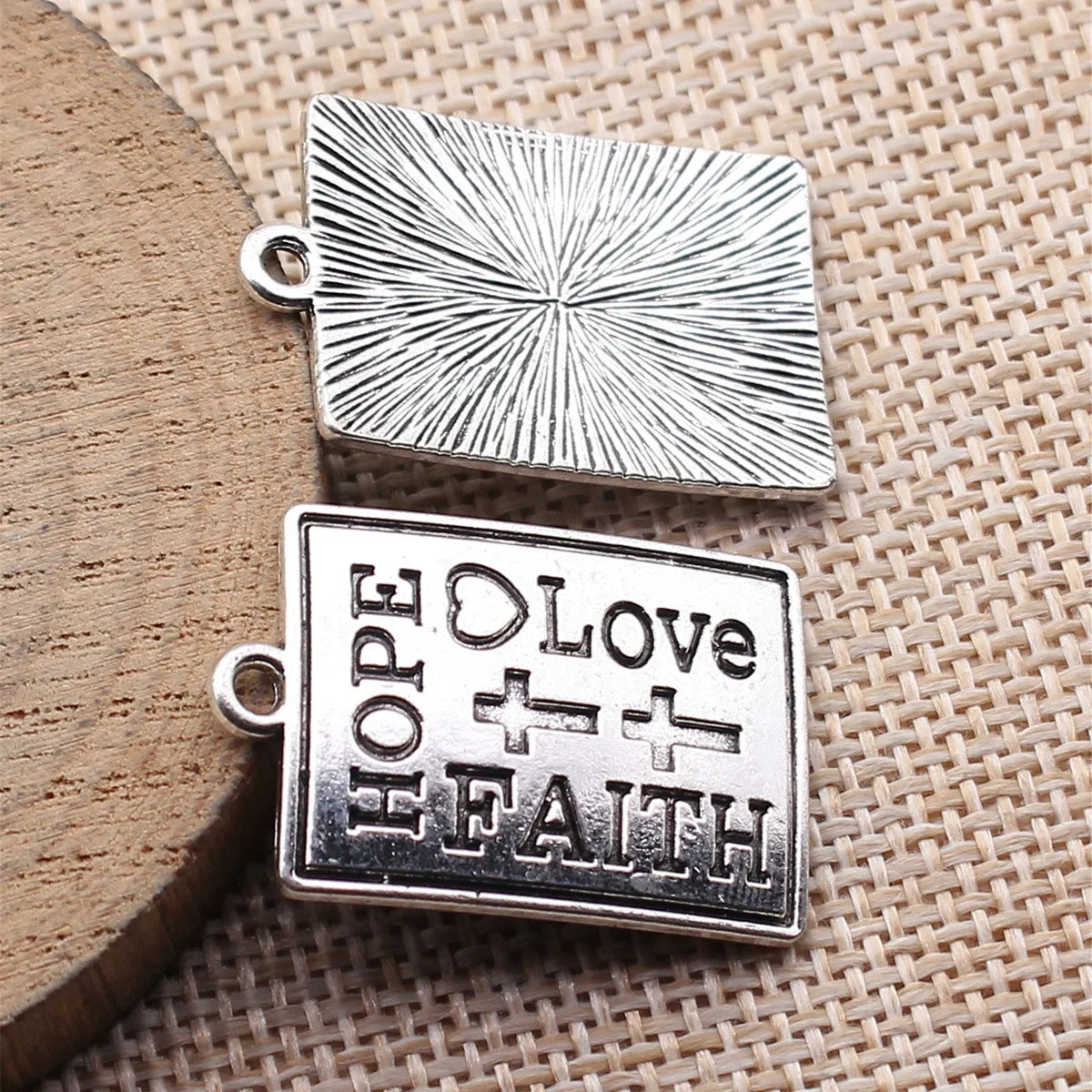 30x19mm 4.9g Antique Silver Zinc Alloy HOPE LOVE FAITH Cross Charm Pendant for DIY Jewelry Making