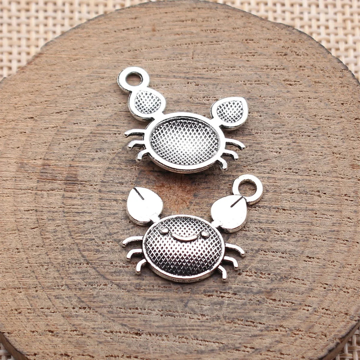 19x16mm 1.4g Antique Silver Zinc Alloy Crab charm pendant for DIY vintage bracelet necklace making