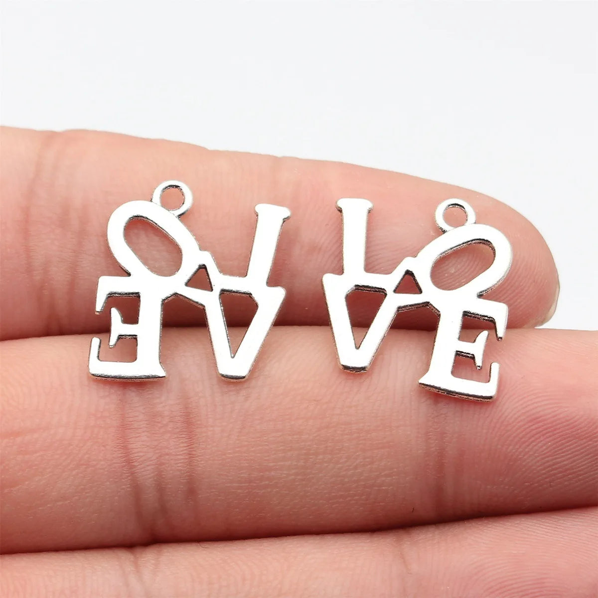 20x18mm 1.1g Antique Silver Zinc Alloy LOVE Letter Charm Pendant for DIY Necklace Jewelry Making