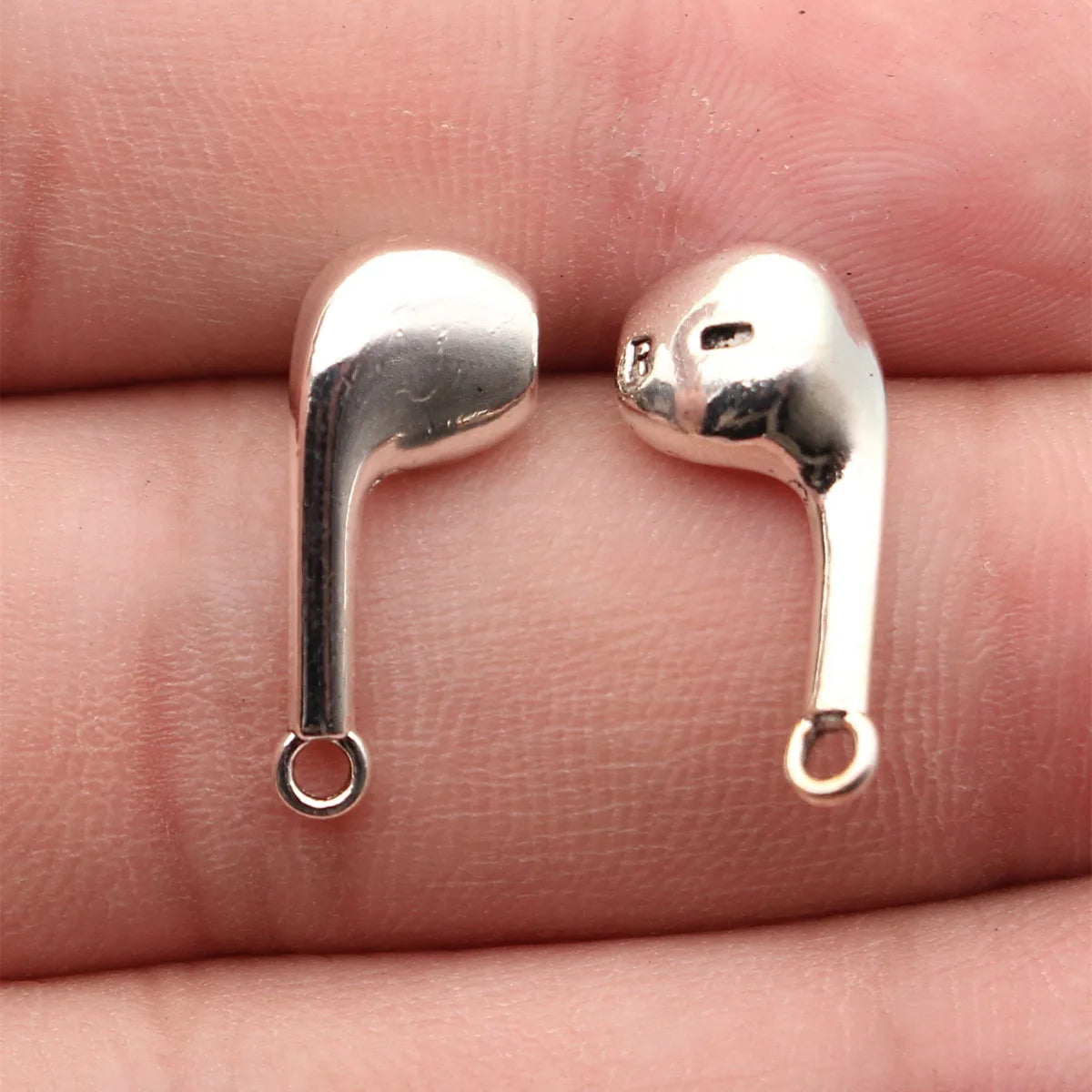 21x8.5x5.9mm 2g Antique Silver Zinc Alloy Headphone Charm Pendant for DIY Necklace Bracelet Making