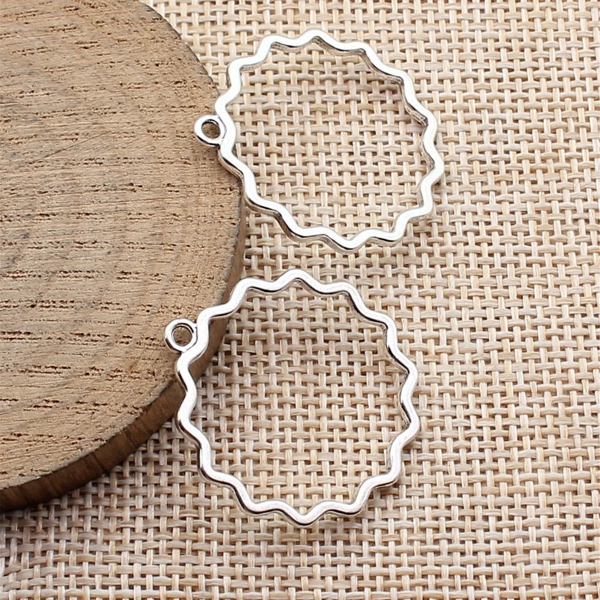 30x28mm 1.4g Multicolor Zinc Alloy Hollow Flower Frame Charm Pendant for DIY Necklace Earrings