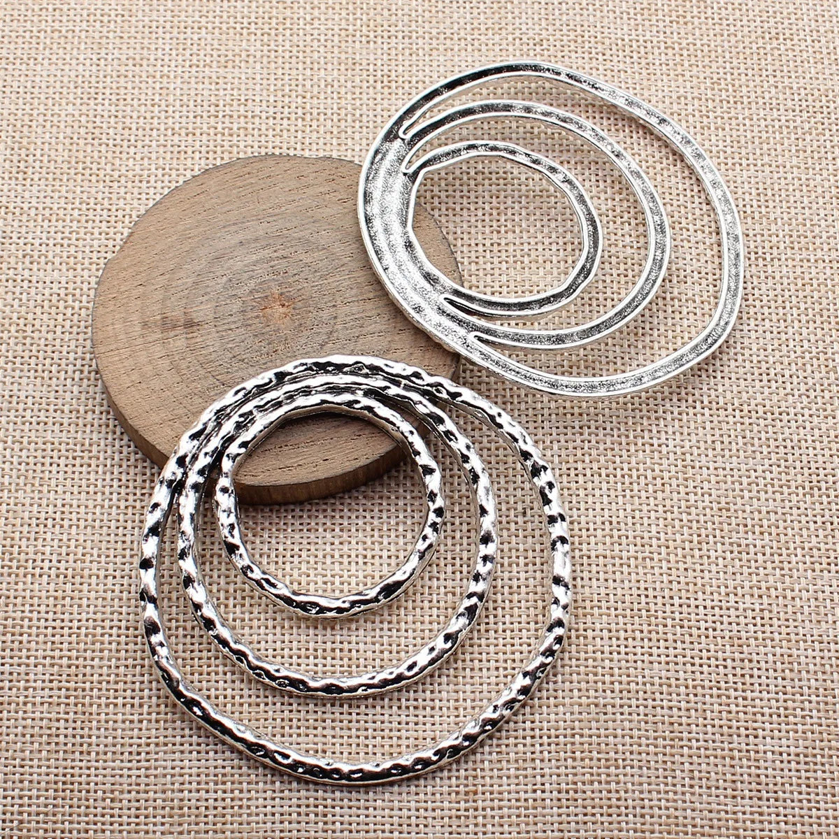 71x69mm 21.3g Antique Silver Zinc Alloy Triple Hammered Round Ring Pendant for DIY Jewelry Making
