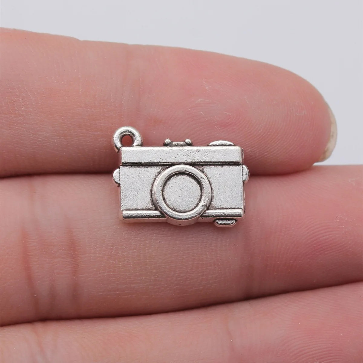 17x12mm 2g Multicolor Zinc Alloy Camera Charm Pendant for DIY Bracelet Necklace Making