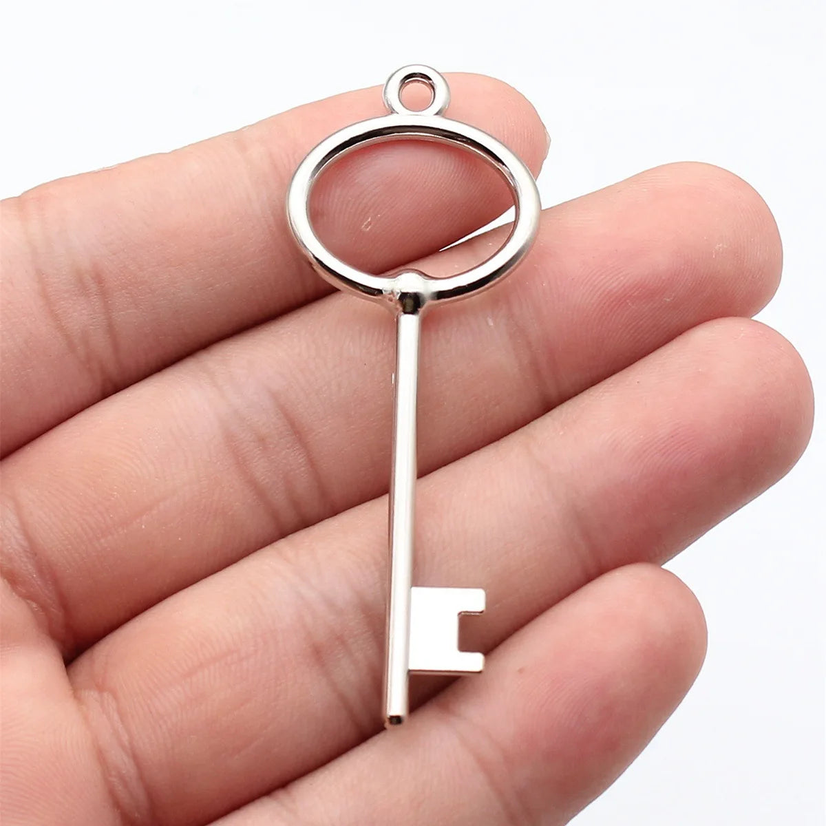65x25mm 4.3g White K Tone Zinc Alloy Key Charm Pendant for DIY Necklace and Jewelry Making