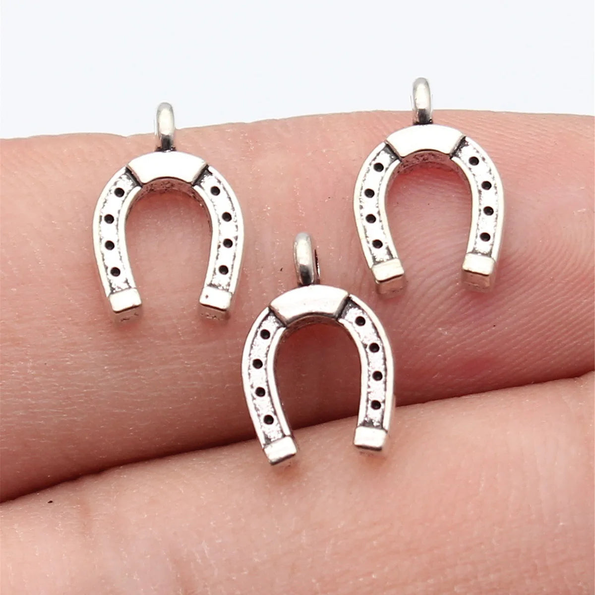 13x8.6mm 0.48g Antique Silver Iron Horseshoe Charm Pendant for DIY Bracelet Necklace Jewelry Making
