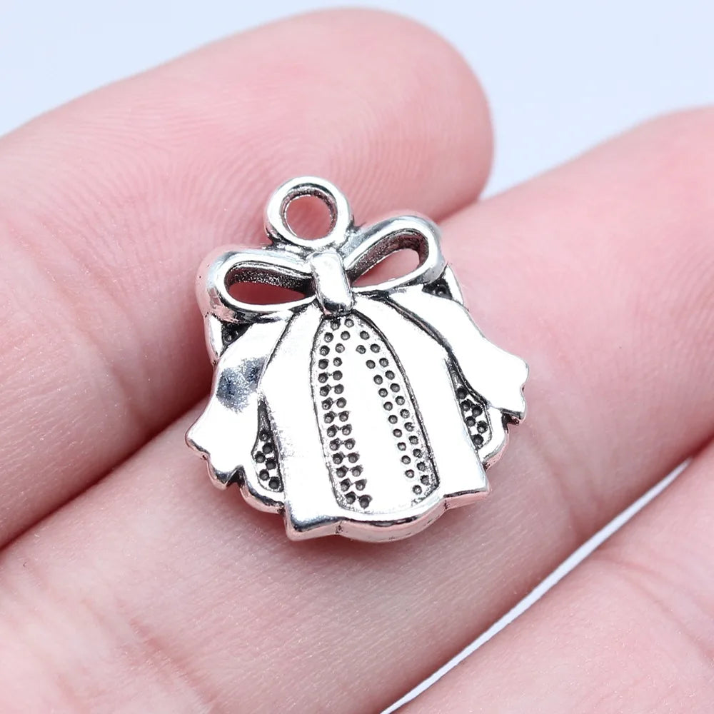 17x19mm 2.4g Antique Silver Zinc Alloy Gift Box Charm Pendant for DIY Bracelet Necklace Making