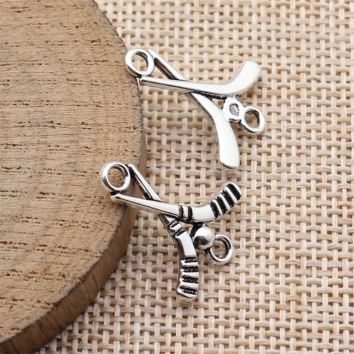 22x18mm 0.91g Antique Silver Zinc Alloy Ice Hockey Stick Connector Charm for DIY Bracelet Jewelry